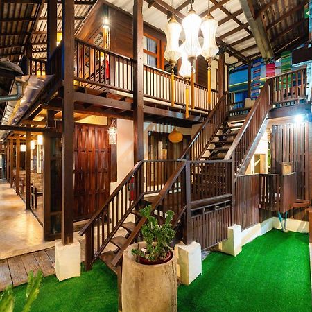 Rompo Boutique Hotel Чиангмай Екстериор снимка