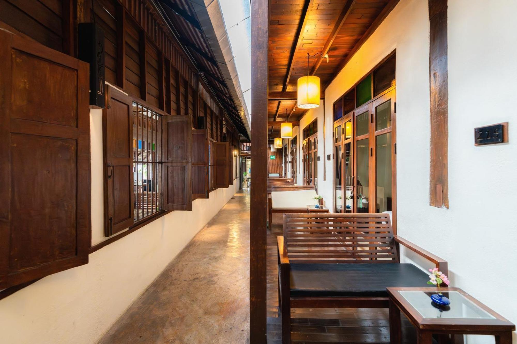 Rompo Boutique Hotel Чиангмай Екстериор снимка